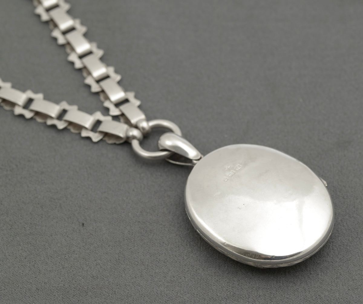 Antique Victorian Sterling Silver Locket & Fancy Link Book Chain Necklace (B2513)