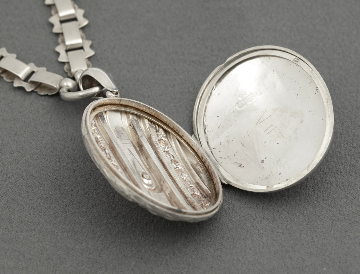 Antique Victorian Sterling Silver Locket & Fancy Link Book Chain Necklace (B2513)