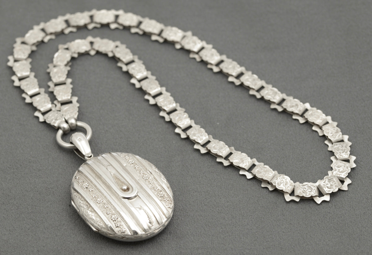 Antique Victorian Sterling Silver Locket & Fancy Link Book Chain Necklace (B2513)