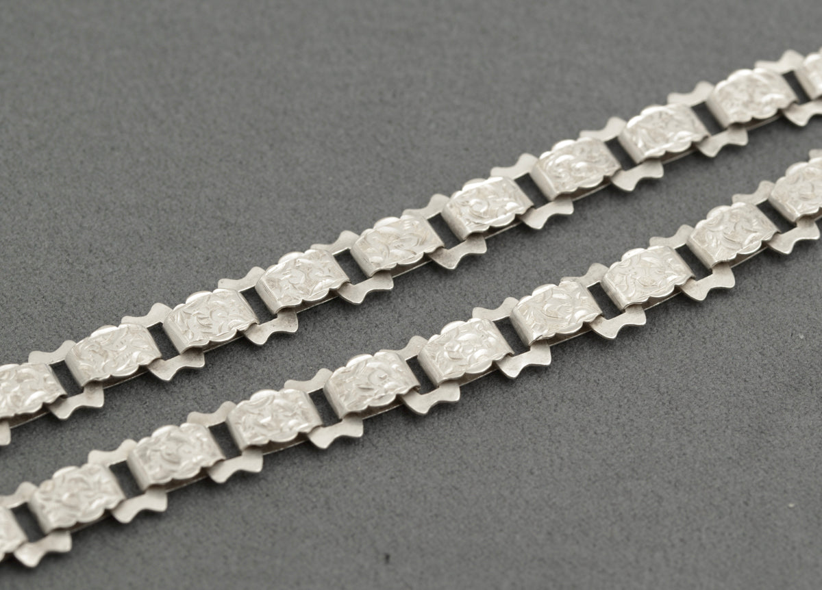 Antique Victorian Sterling Silver Locket & Fancy Link Book Chain Necklace (B2513)