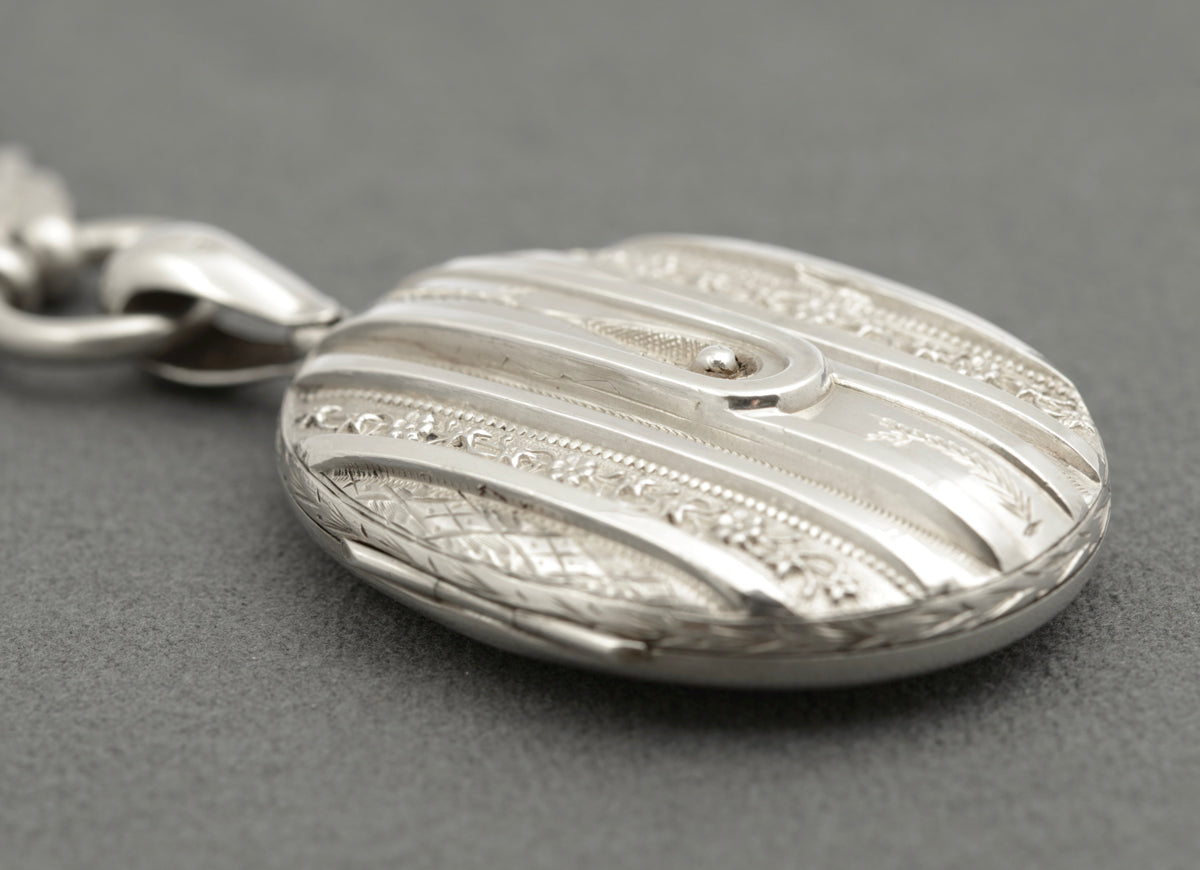Antique Victorian Sterling Silver Locket & Fancy Link Book Chain Necklace (B2513)