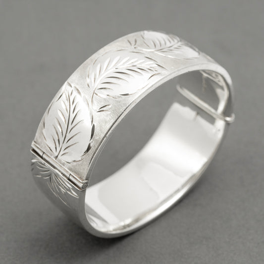 Vintage Sterling Silver Bangle Bright Cut Leaves Hallmarked 1972 Patent (B2523)