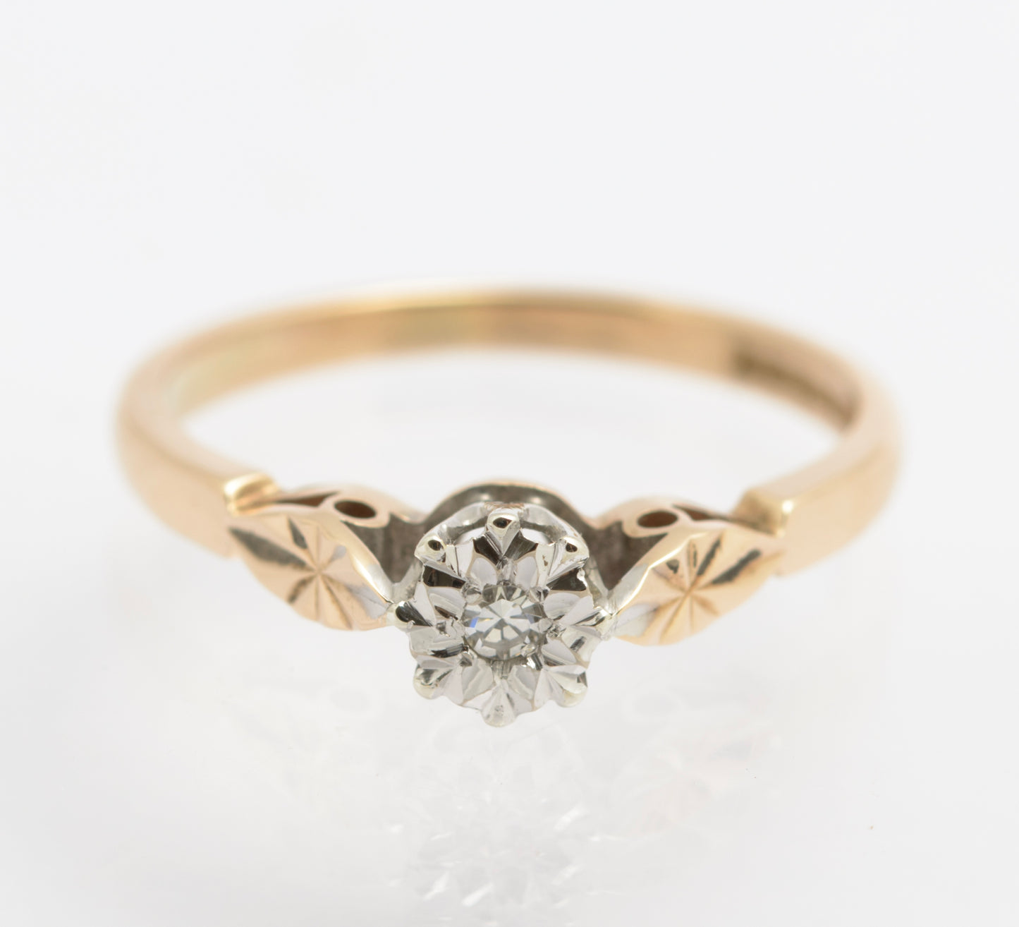 Vintage 9ct Gold Ring Natural Diamond & Illusion Mount Hallmarked 1981 (B2533)