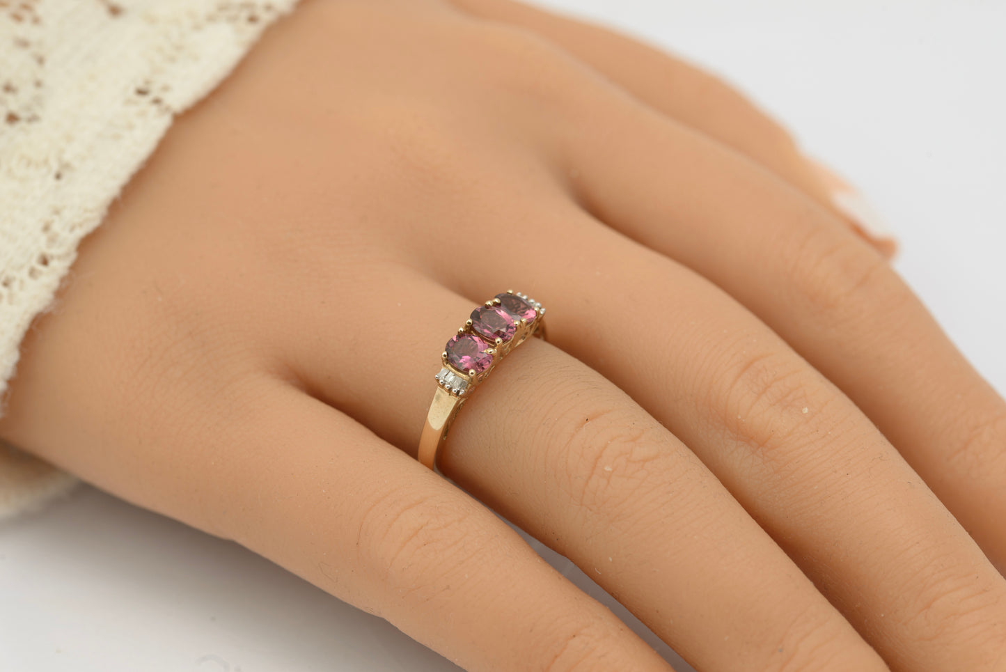9ct Gold & Natural Tourmaline & Diamond Three Stone Ring Size N (B2545)
