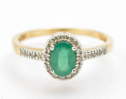 Vintage 9ct Gold & Natural Emerald Gemstone Ring With Diamond Halo & Shoulders (B2546)