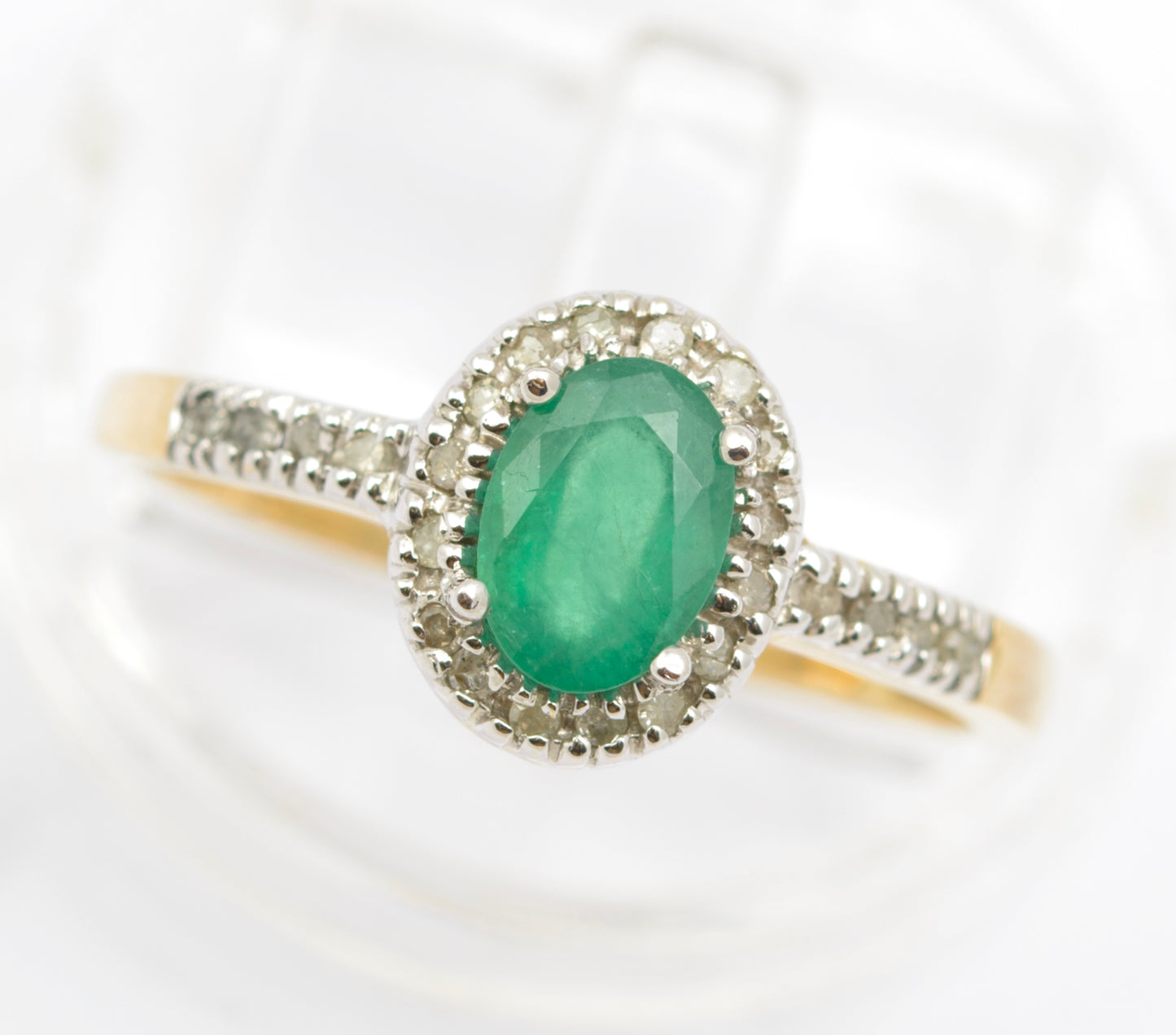 Vintage 9ct Gold & Natural Emerald Gemstone Ring With Diamond Halo & Shoulders (B2546)