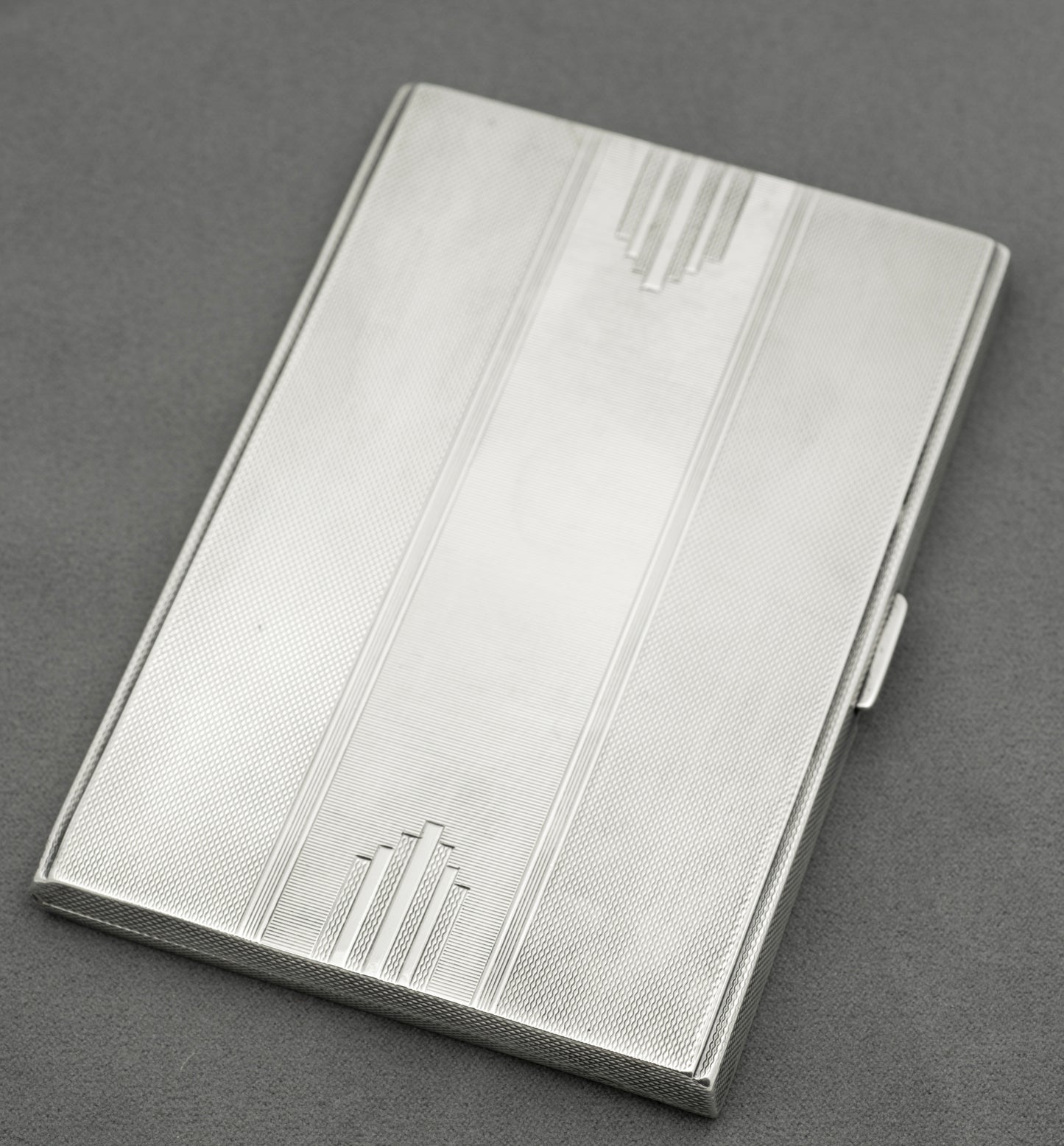 Art Deco Walker & Hall Sterling Silver Manhattan Large/Heavy Cigarette Case (B2550)