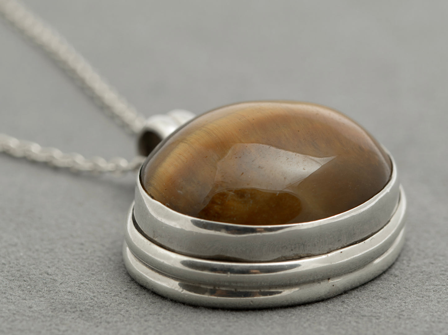 Vintage 925 Sterling Silver Large Tigers Eye Cabochon Pendant Necklace (B2587)