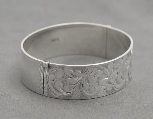 Vintage Sterling Silver Hinged Bangle Victorian Design Hallmarked 1979 Bracelon (B2606)