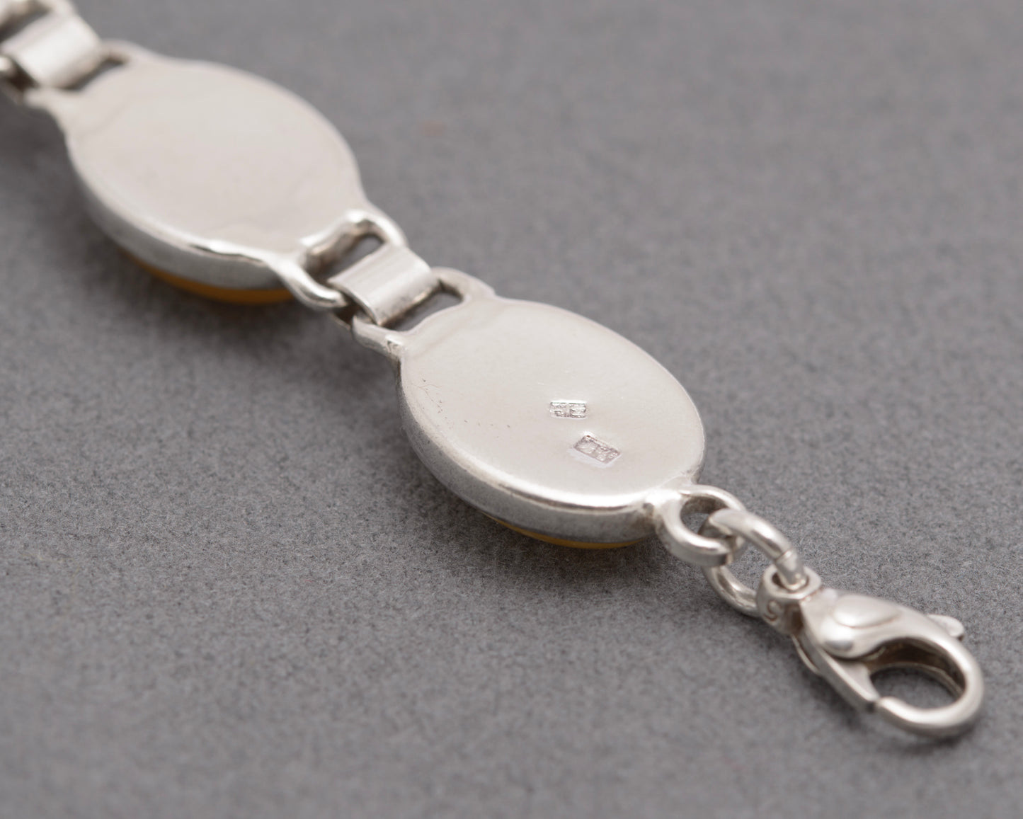 Vintage Polish Sterling Silver & Natural Egg Yolk Amber Cabochon Bracelet (B2609)