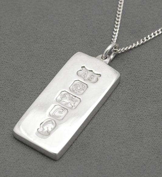 Vintage Sterling Silver Ingot Pendant Necklace Queen Elizabeth II Silver Jubilee (B2644)