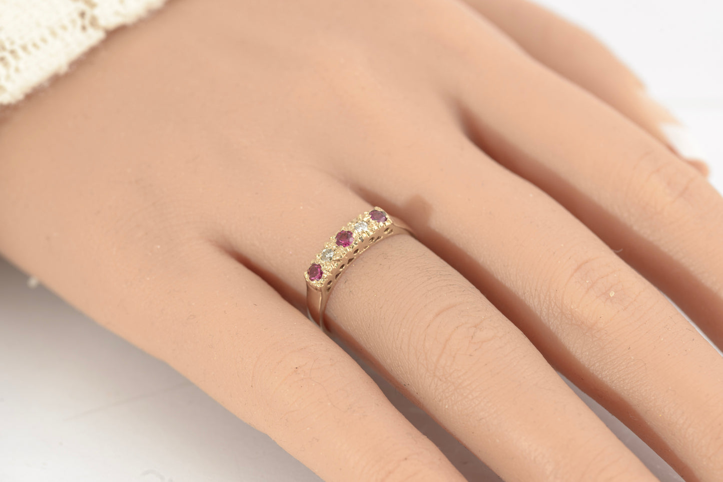 Vintage 9ct Gold Ring With Natural Diamond & Ruby 5 Gem Line UK Size N1/2 (C2715)