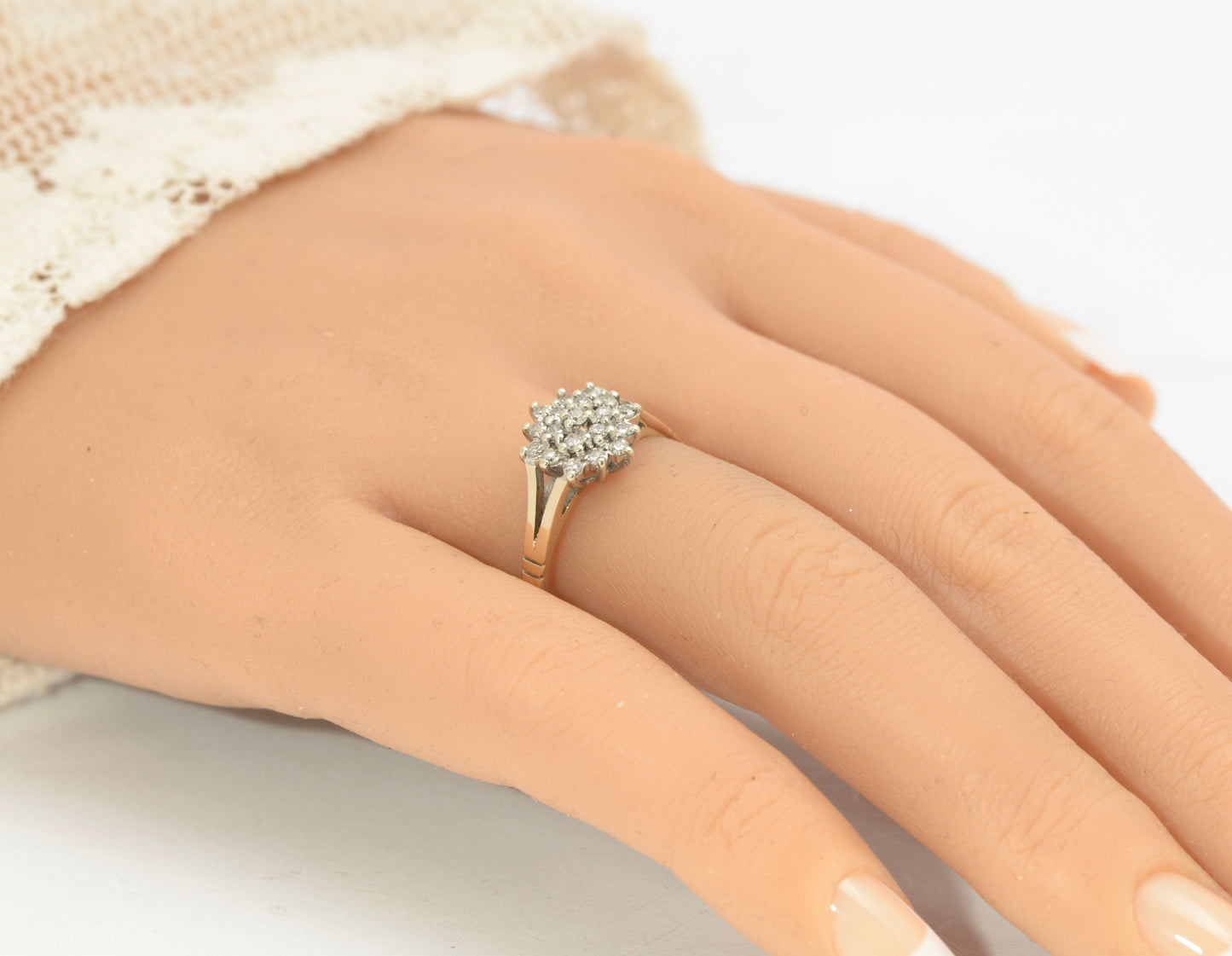 Vintage 9ct Yellow Gold Natural Diamond Cluster Ring Ladies UK Size P1/2 (C2853)