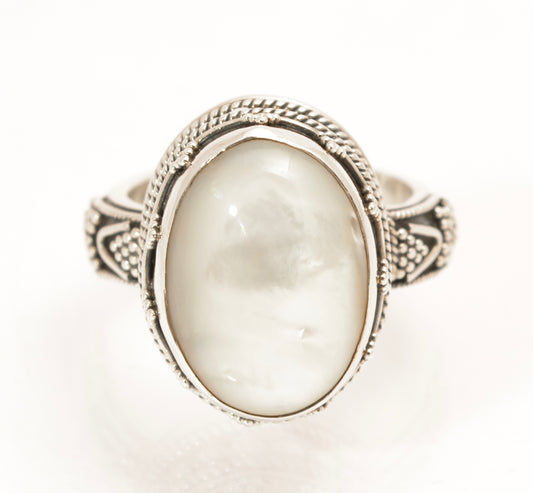 BA Suarti Sterling Silver Statement Ring Large Mother of Pearl Cabochon O1/2 (C2863)