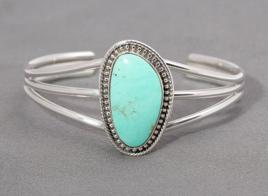 Vintage Native American Running Bear Bangle Sterling Silver & Turquoise (C2866)
