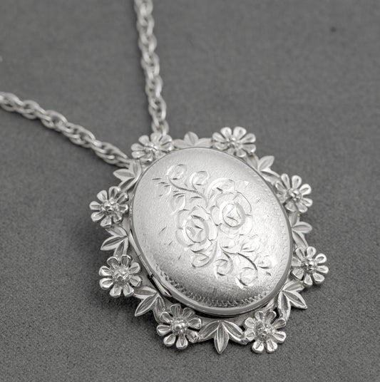 Vintage Sterling Silver Large Fancy Photo Locket Pendant Necklace & Long Chain (C2918)