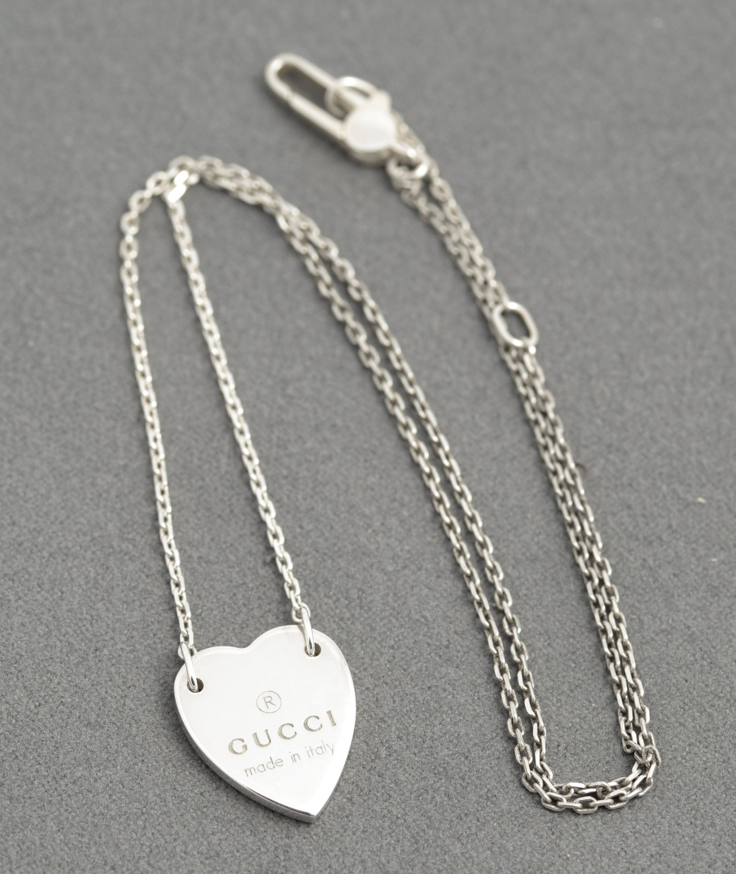 Genuine Vintage Gucci Sterling Silver Heart Tag Pendant Necklace (C2922)