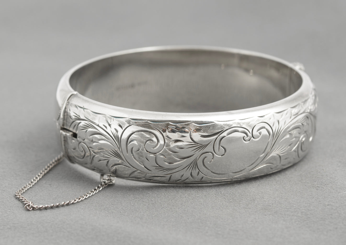 Vintage Sterling Silver Hinged Bangle - Harrods Hallmark 1961 Foliate Design (C2931)