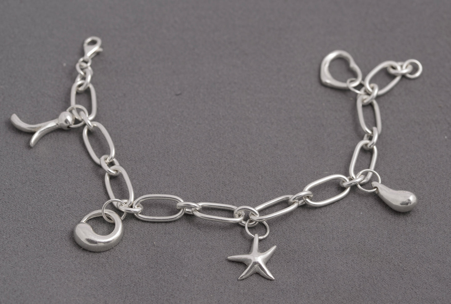 Contemporary Sterling Silver Trombone Link Charm Bracelet – 925 Marked – 18 cm (C2936)