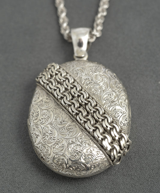 Antique Victorian Sterling Silver Ornate Engraved Locket & Fancy Chain Necklace (C2942)