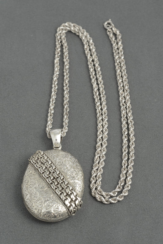 Antique Victorian Sterling Silver Ornate Engraved Locket & Fancy Chain Necklace (C2942)