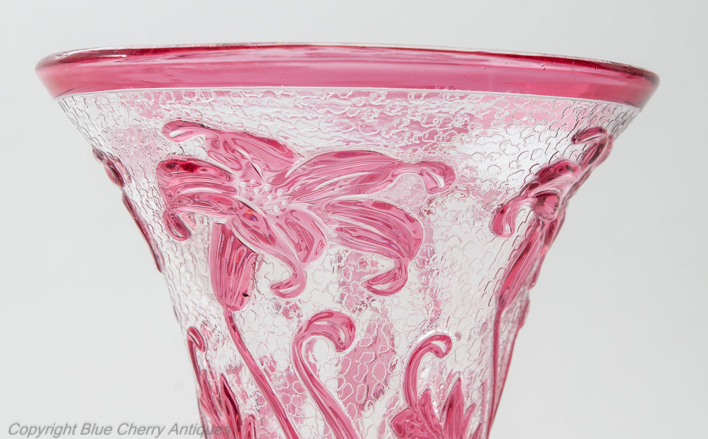 Thomas Webb Cameo Fleur Lily Pattern Art Glass Vase in Cranberry and Clear (Code 1766)