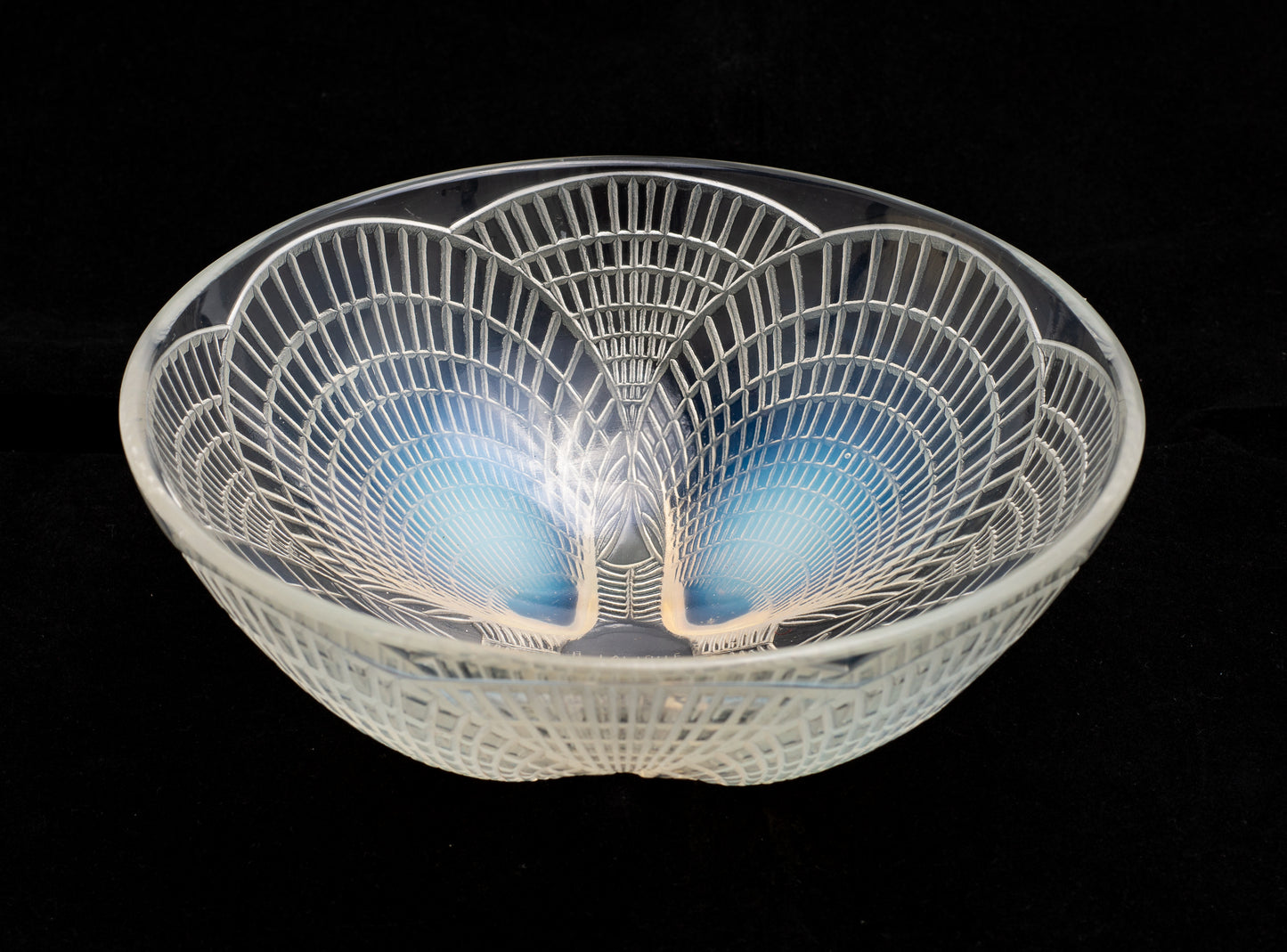 Rene Lalique Coquilles Art Deco French Opalescent Glass Bowl c1925 (Code 2152)