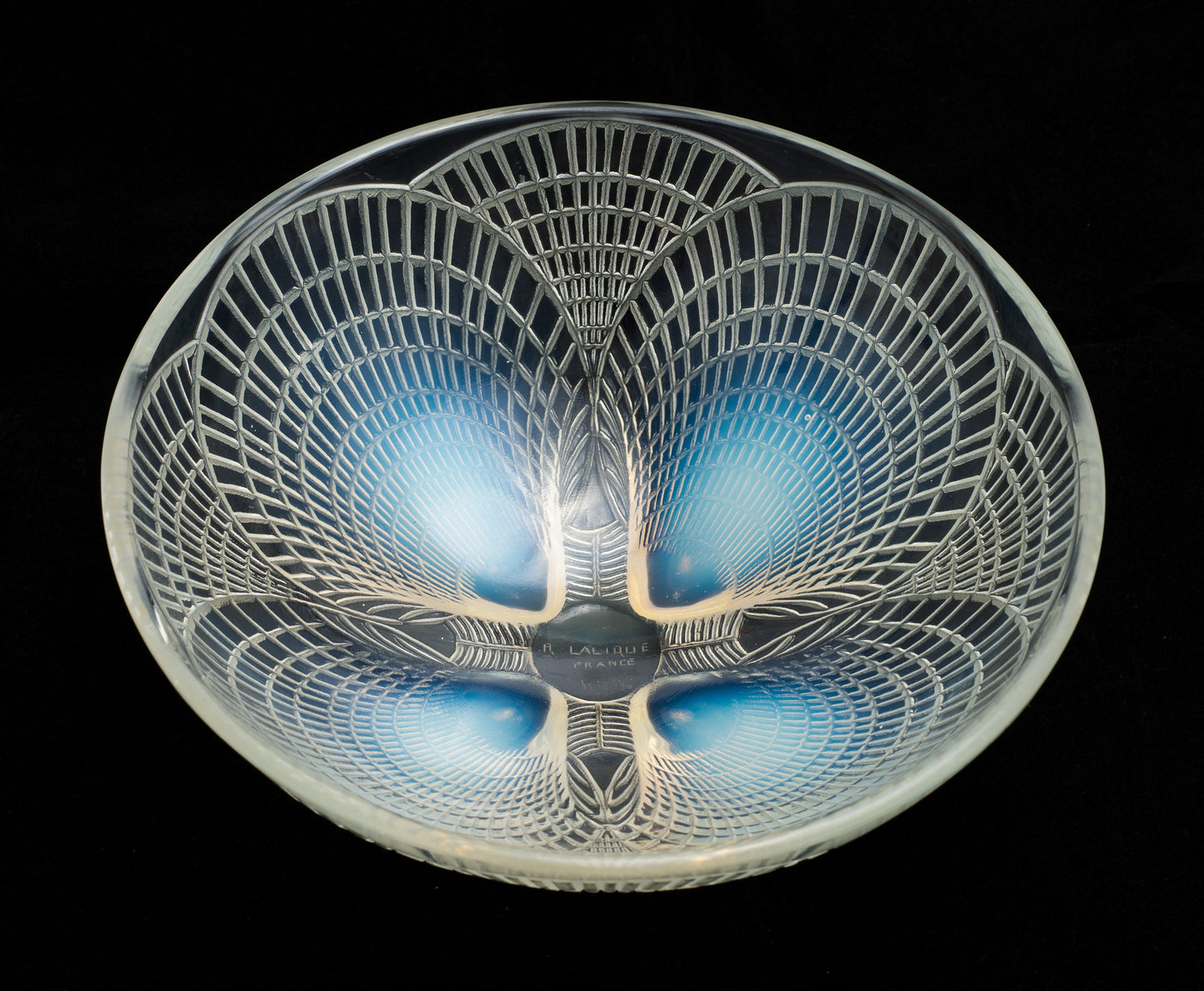 Rene Lalique Coquilles Art Deco French Opalescent Glass Bowl c1925 (Code 2152)