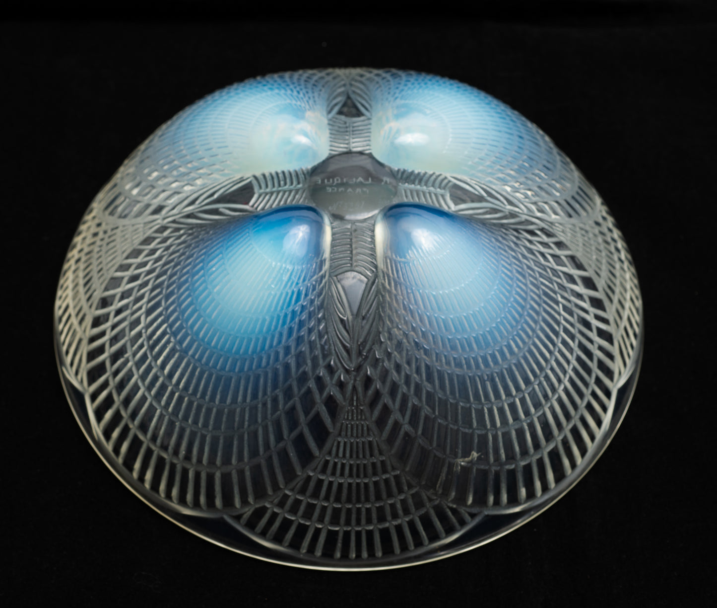 Rene Lalique Coquilles Art Deco French Opalescent Glass Bowl c1925 (Code 2152)