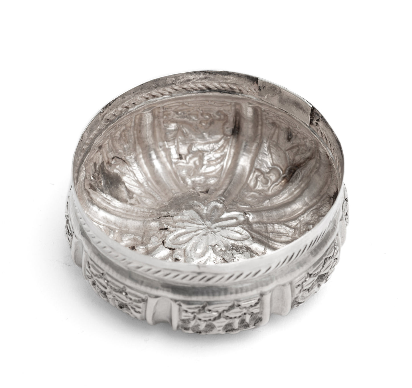Antique Indian/Ceylonese Silver Repousse Lidded Box with Village Scene c1880 (Code 2258)