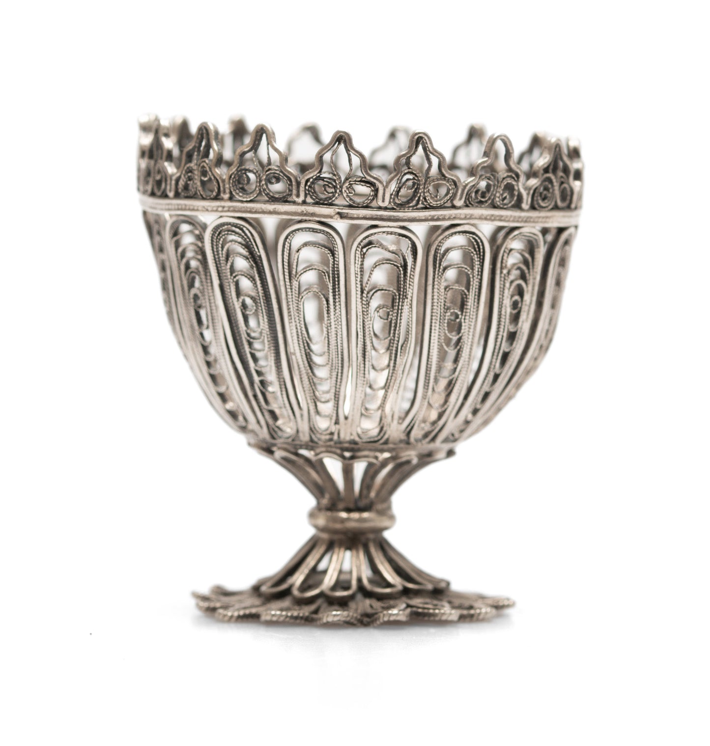 Antique Ottoman Islamic Silver Filigree Zarf With Coiled Forms & Castellated Rim (Code 2566)