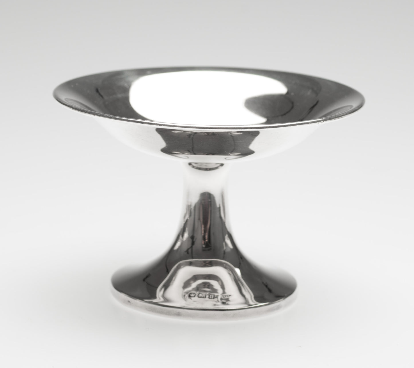 Set of 4 Antique Walker & Hall Solid Silver Sweetmeat or Bonbon Dishes / Tazza (Code 2708)