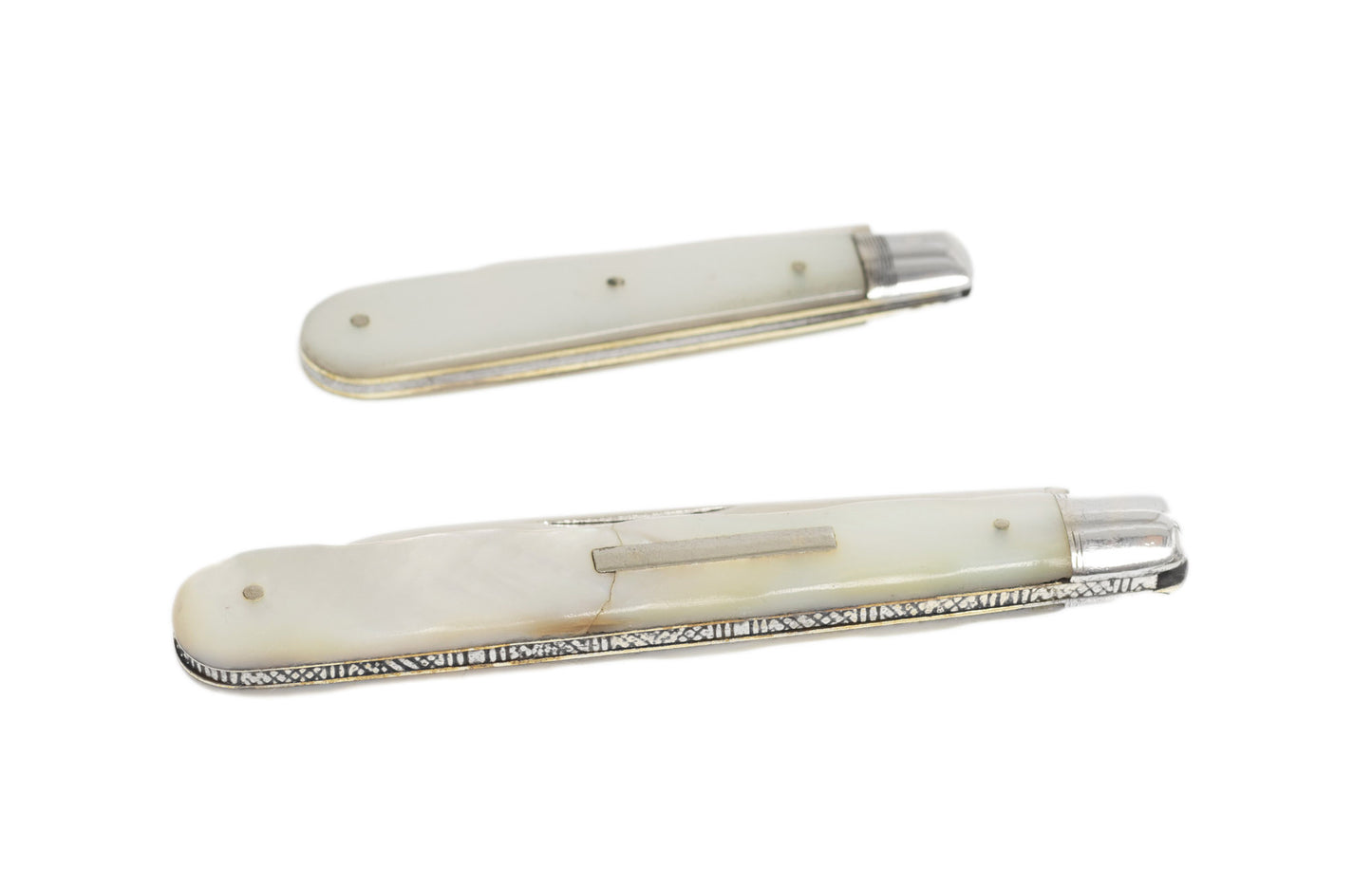 Two Antique Pocket Fruit Knives with Silver Blades & Mother of Pearl Handles (Code 2733)