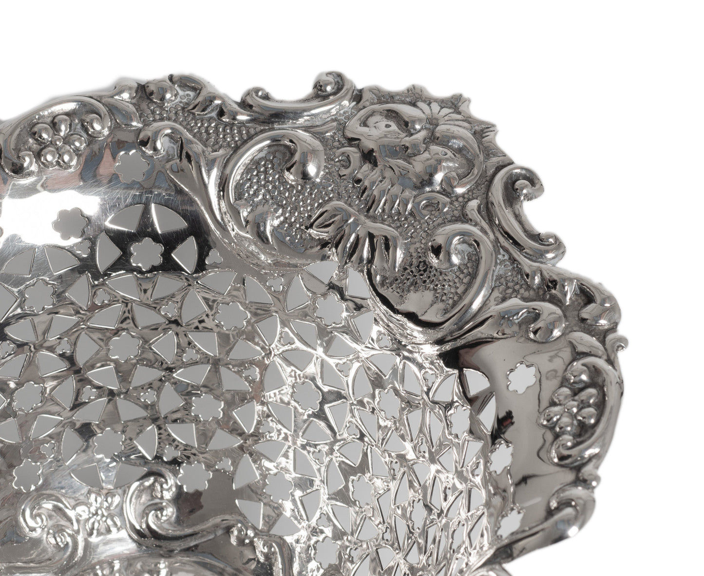 Fine Quality Victorian Silver Pierced Sweetmeat Basket by Joseph Rodgers 1899 (Code 2762)