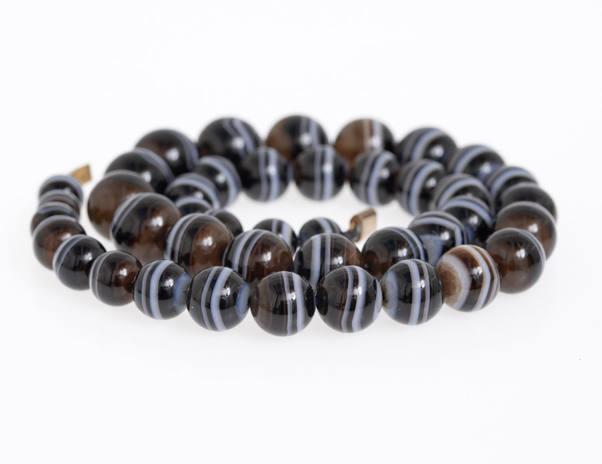 Antique Victorian Bulls Eye Banded Agate Large Graduated Beaded Necklace c.1870 (A1165)