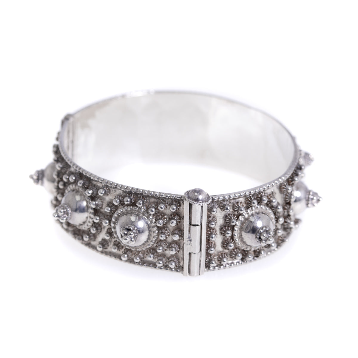 Vintage Indian Silver Hand Made Bangle/Bracelet With Raised Bosses (A1182)