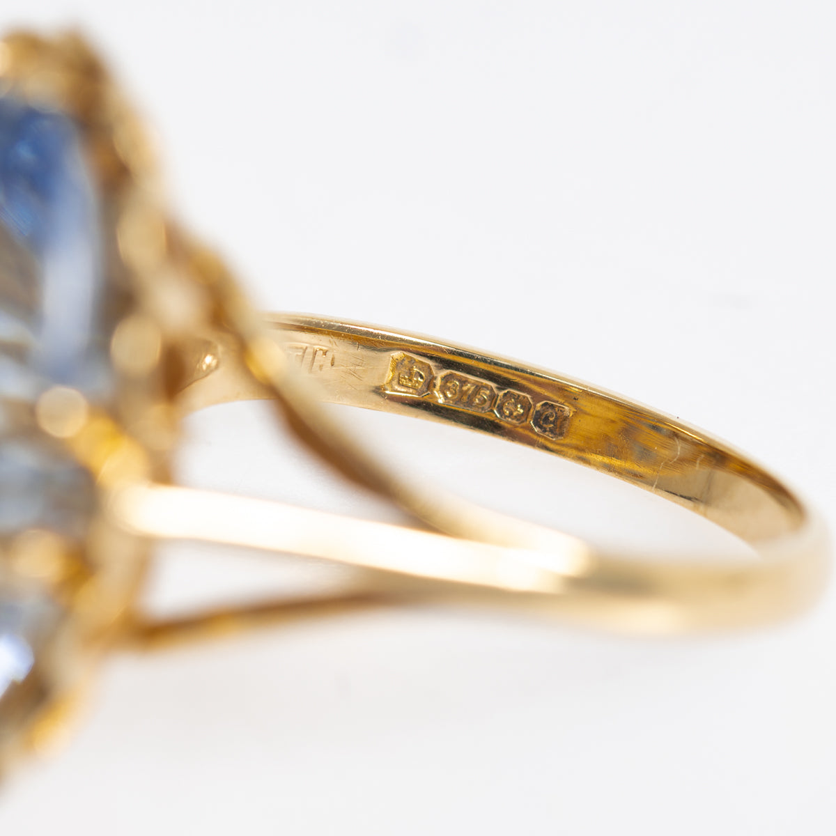 Vintage 9ct Gold & Very Large 8.4ct Sky Blue Topaz Dress Ring Ladies Size O1/2 (A1230)