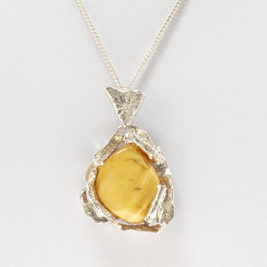 Artisan Hand Made Sterling Silver & Egg Yolk Amber Cabochon Pendant & Chain (A1297)