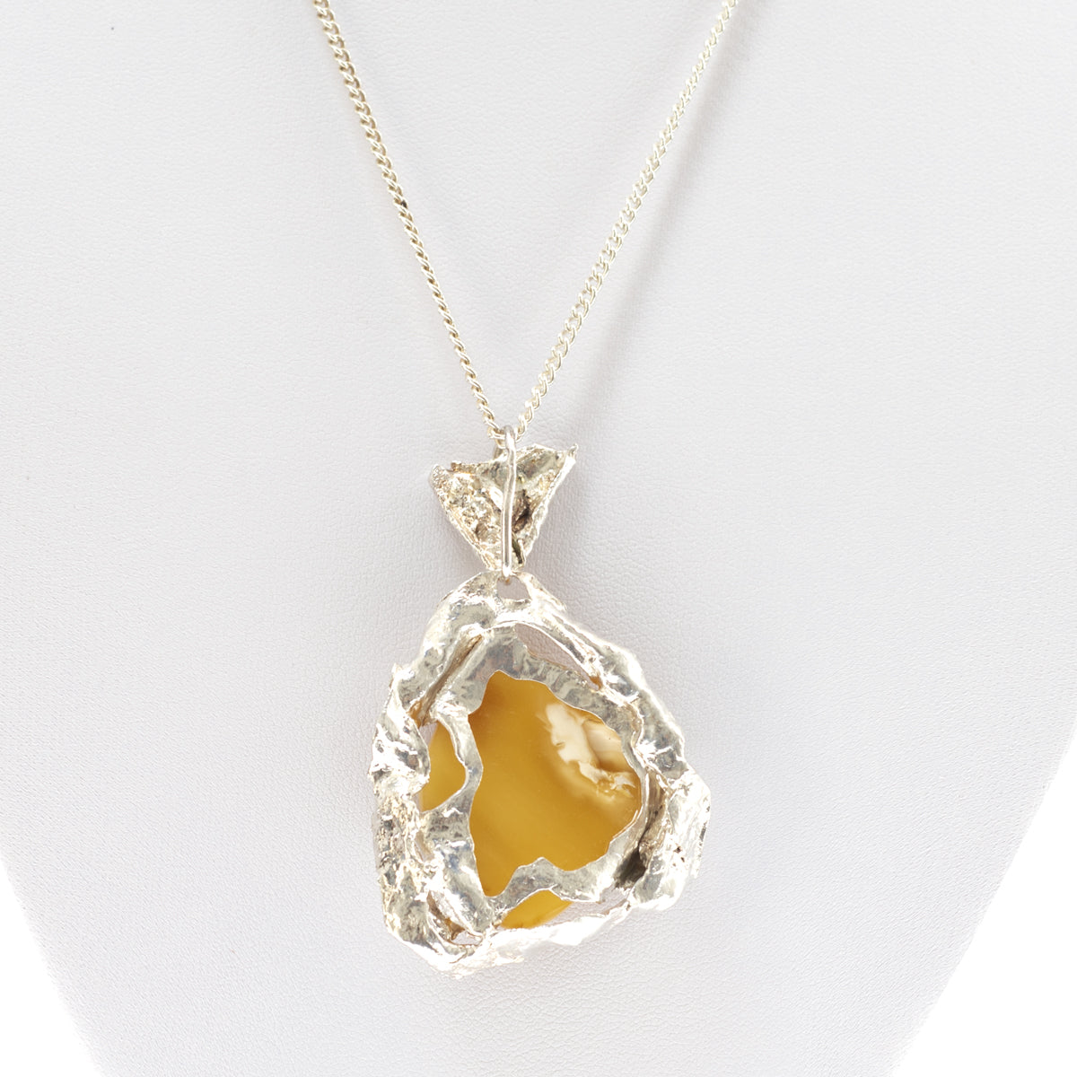 Artisan Hand Made Sterling Silver & Egg Yolk Amber Cabochon Pendant & Chain (A1297)