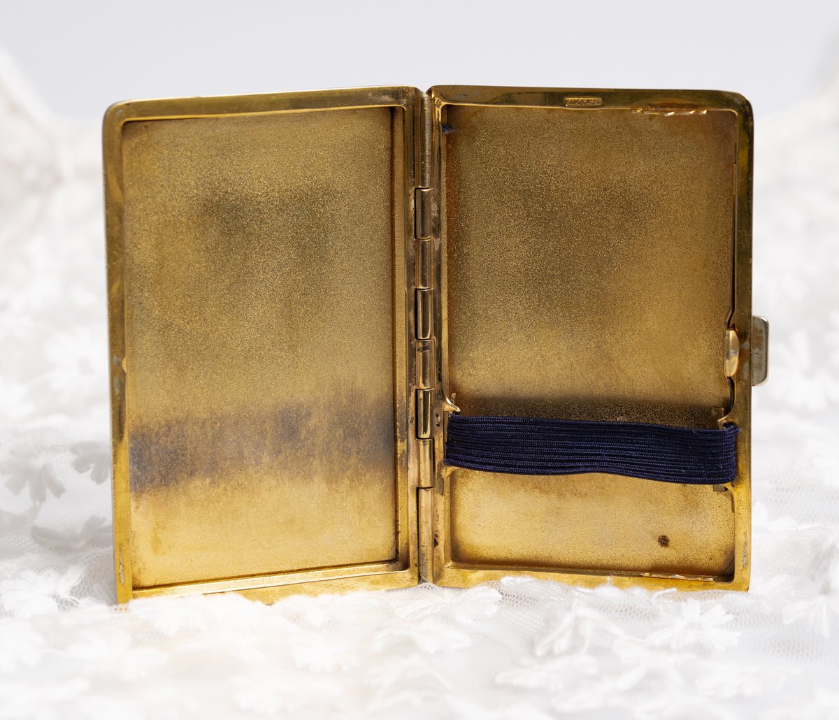 Art Deco Hand Painted Enamel Terrier Dog Cigarette Case Gold Cased (A1338)