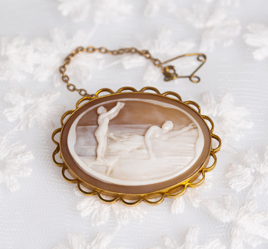 Antique Cameo Brooch / Pin In 9ct Gold Unusual Edwardian Swimmers Subject  (A1408)