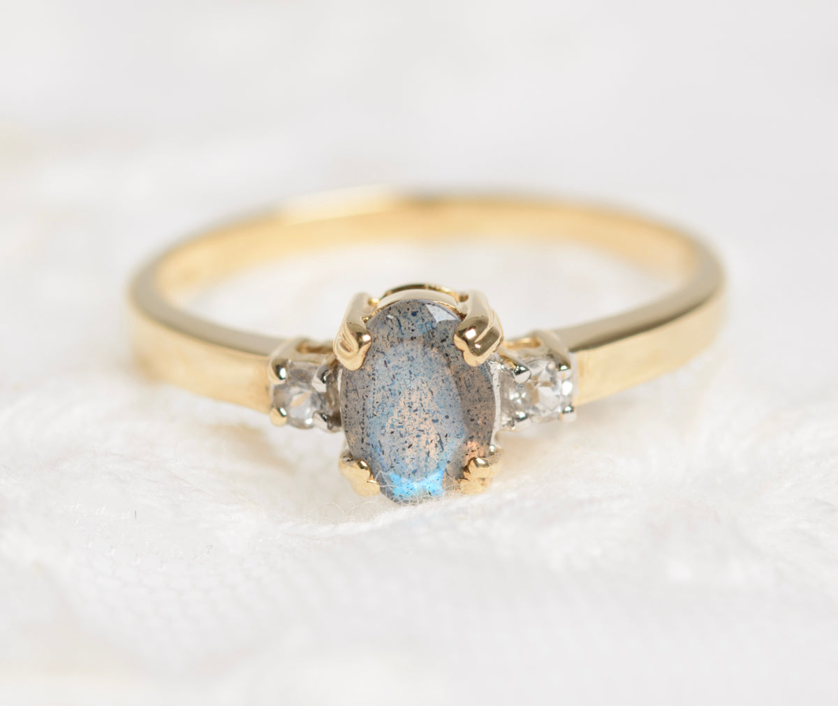 9ct Gold Ring Labradorite Solitaire With Clear Gemstone Accents (A1431)