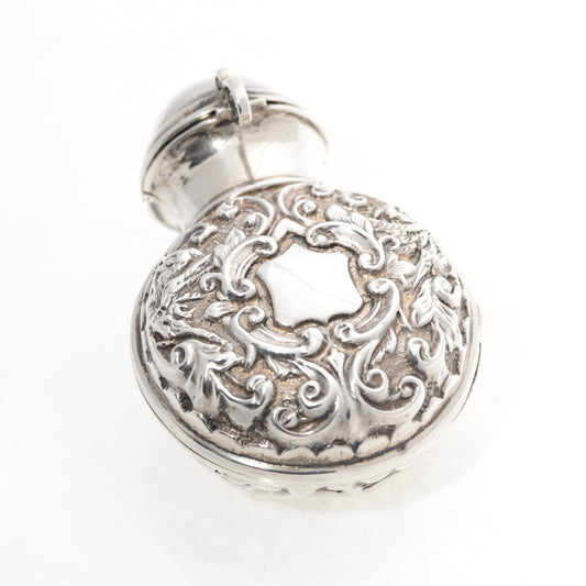 Antique Silver Repousse Folding Cased Scent/Smelling Salts Glass Bottle (A1453)