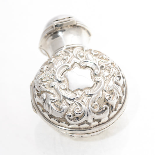 Antique Silver Repousse Folding Cased Scent/Smelling Salts Glass Bottle (A1453)