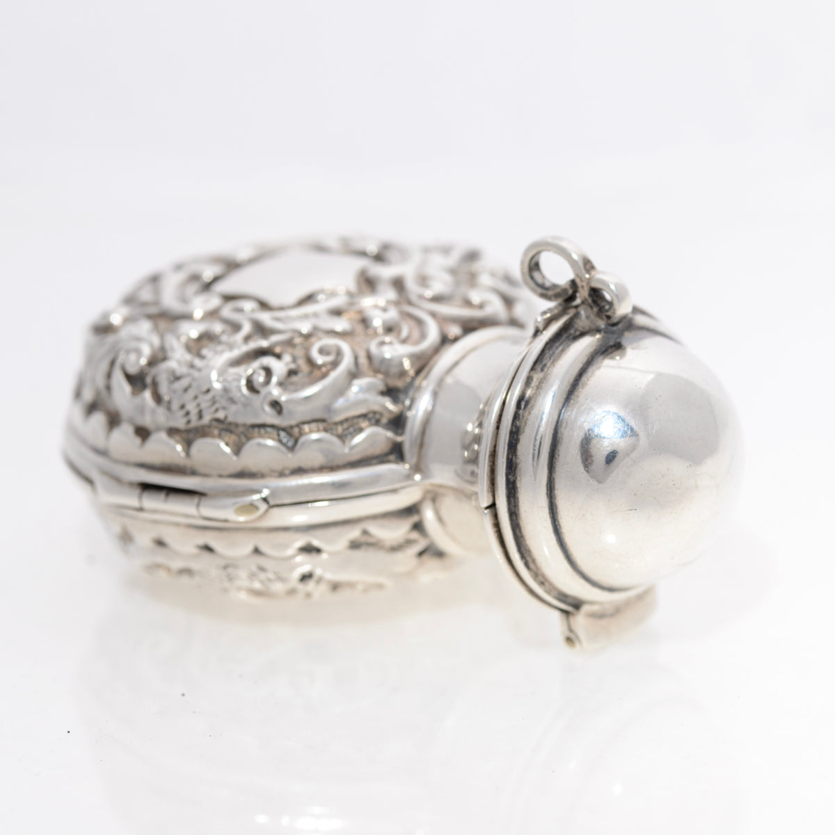 Antique Silver Repousse Folding Cased Scent/Smelling Salts Glass Bottle (A1453)