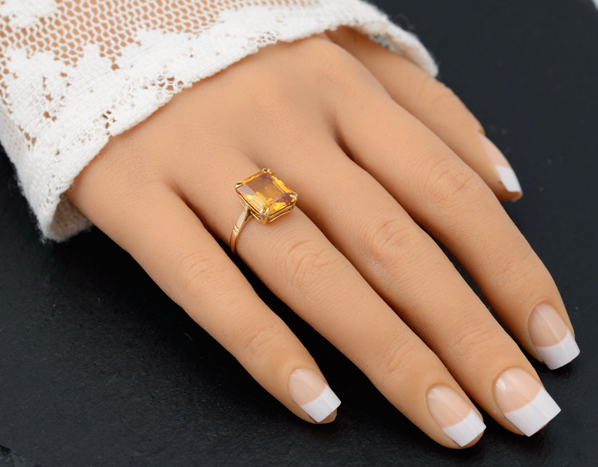 Vintage 1960's Gemstone Ring With 7.75ct Lab-Created Sapphire In 9ct Gold (A1464)