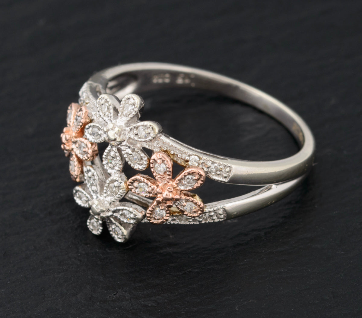 Feminine 9ct White & Rose Gold Flower Head Ring With Diamonds UK Size S (A1469)