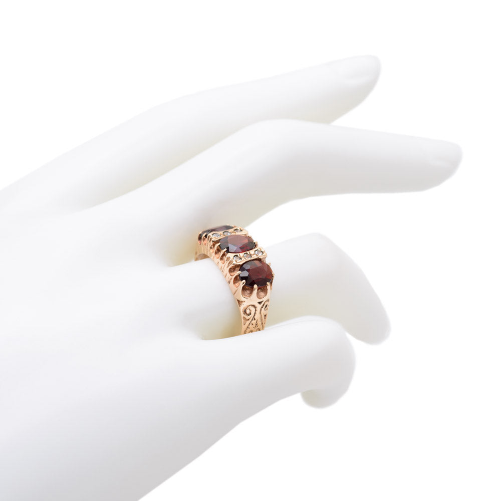 Vintage 9ct Gold Ring Victorian Design With Large Garnets & White Topaz Accents (Code A699)