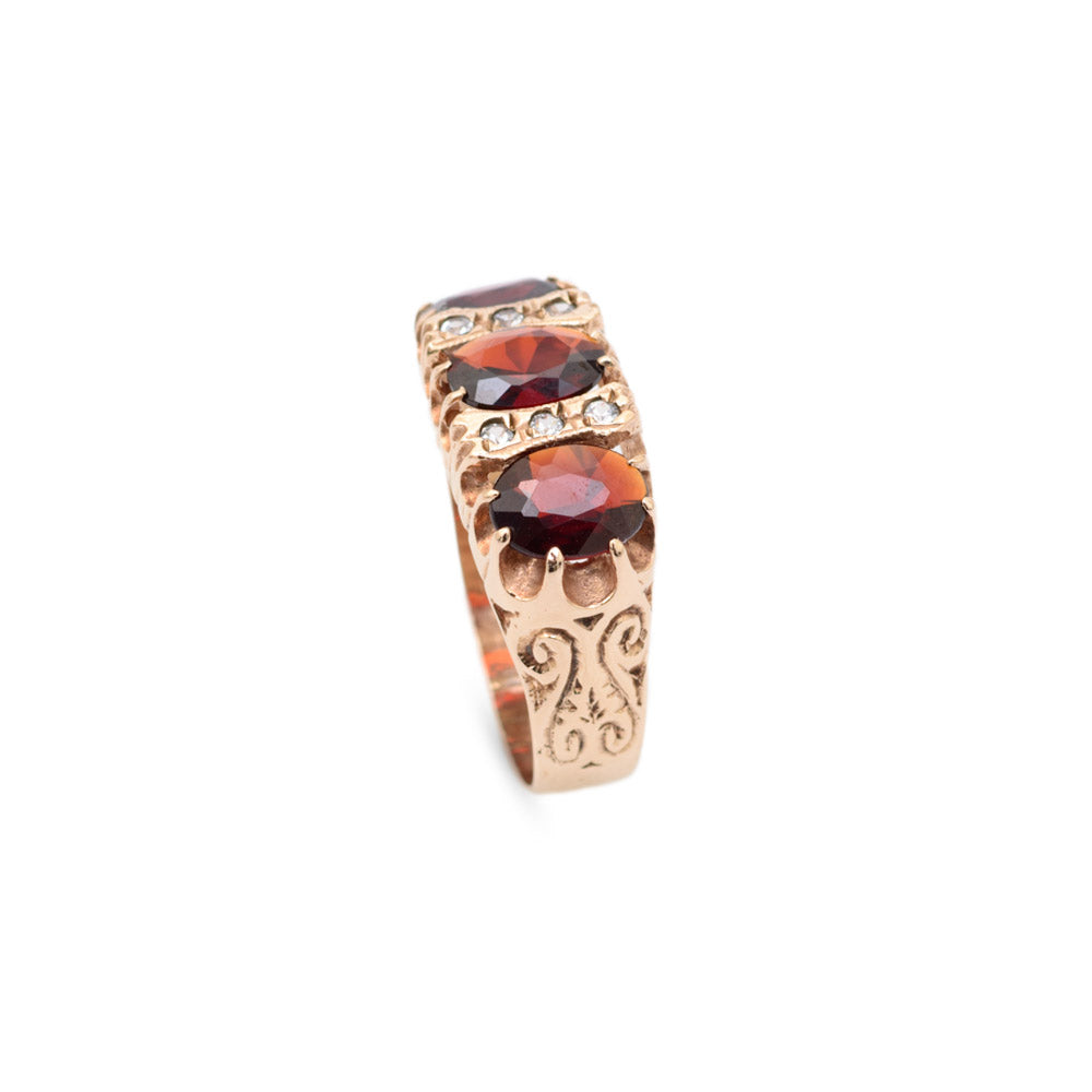 Vintage 9ct Gold Ring Victorian Design With Large Garnets & White Topaz Accents (Code A699)
