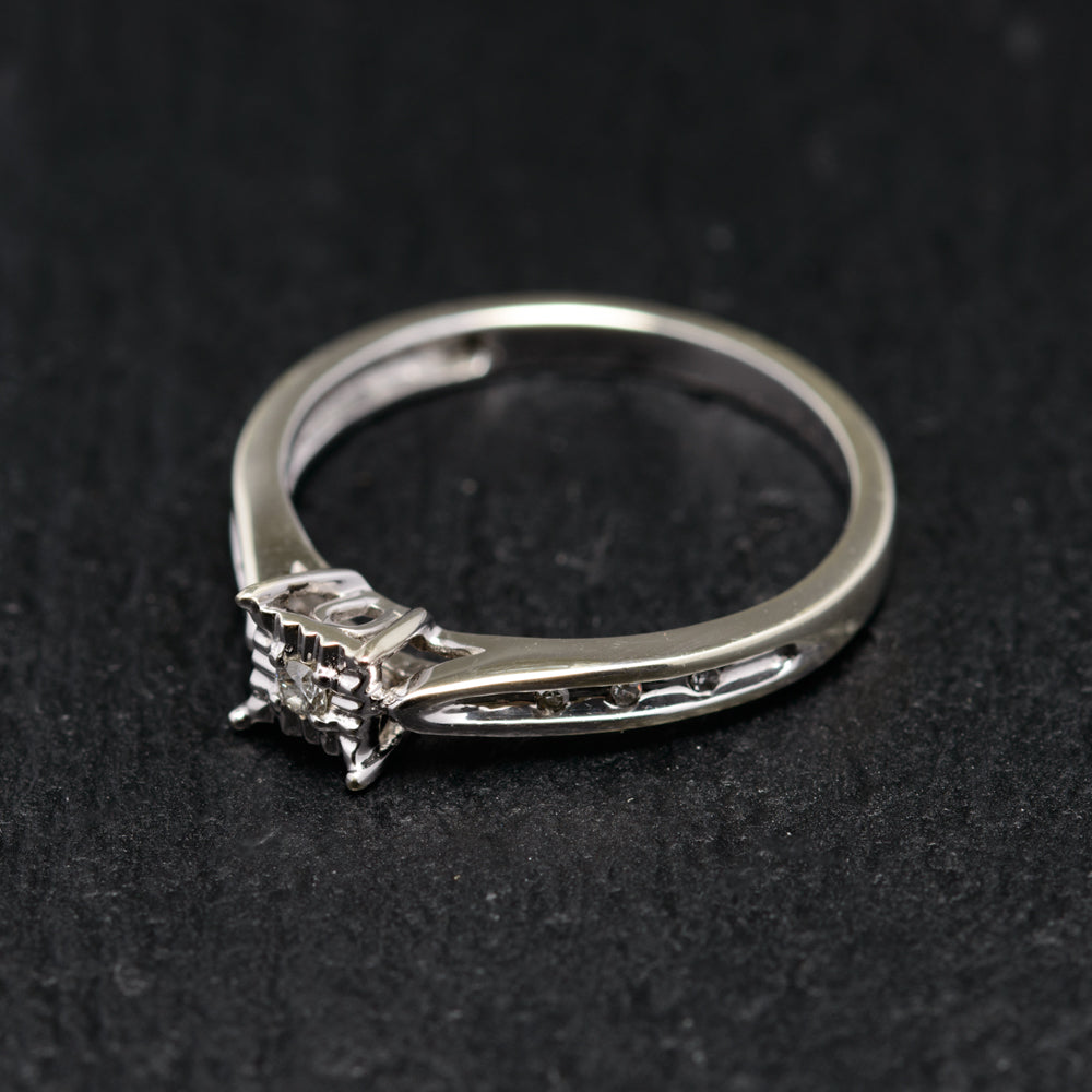 Elegant 9ct White Gold & Diamond Ring UK Size J 1/2 Hallmarked London (Code A767)